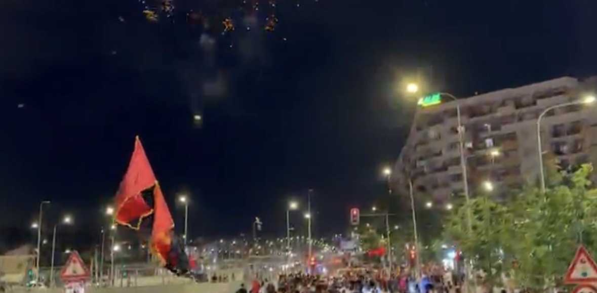 Tubim madhështor! Qytetarët nuk ndalin marshimin, shkojnë drejt Astirit 