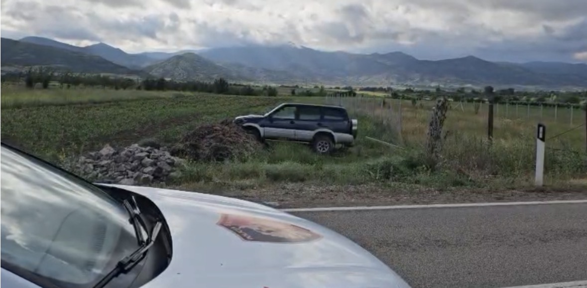Zbardhen detajet e aksidentit në Kamenicë, 76-vjeçari përplas nënë e bir me makinë, 3-vjeçari nuk i mbijeton plagëve
