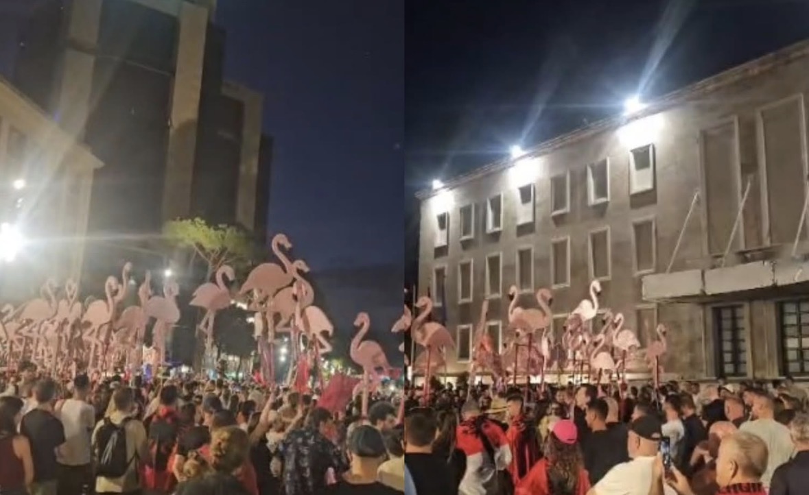 Mbyllen fjalimet para Kryeministrisë, protestuesit nisin marshimin drejt rrugëve të kryeqytetit