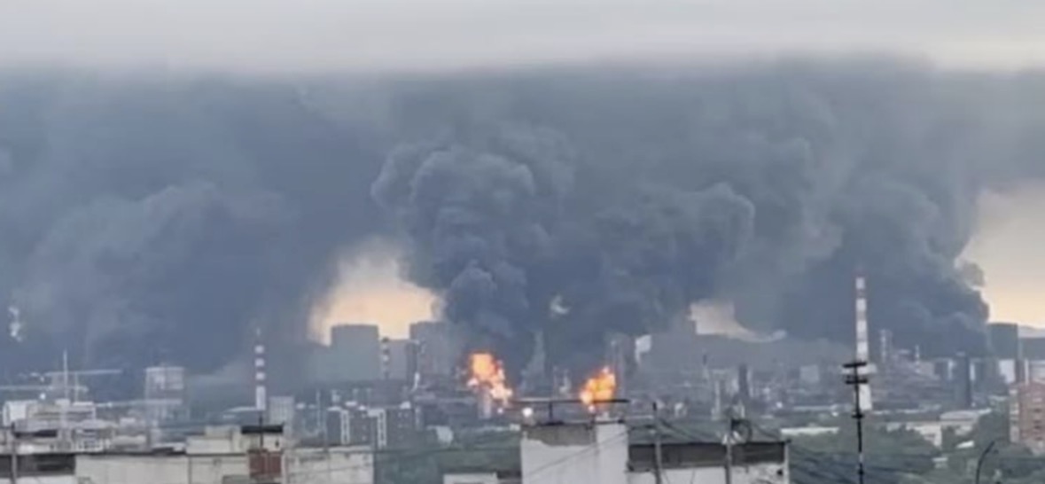 Sulm masiv me dronë ndaj Moskës, goditet rafineria kryesore e naftës në Kapotnja! 