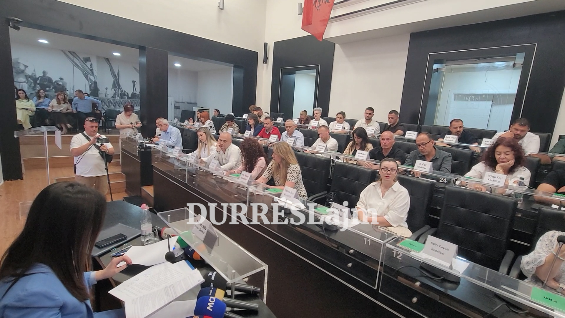 Bashkia Durrës nuk përdori 32 mln euro për investime, Muka: Moseficensë dhe keqorganizim! (VIDEO)