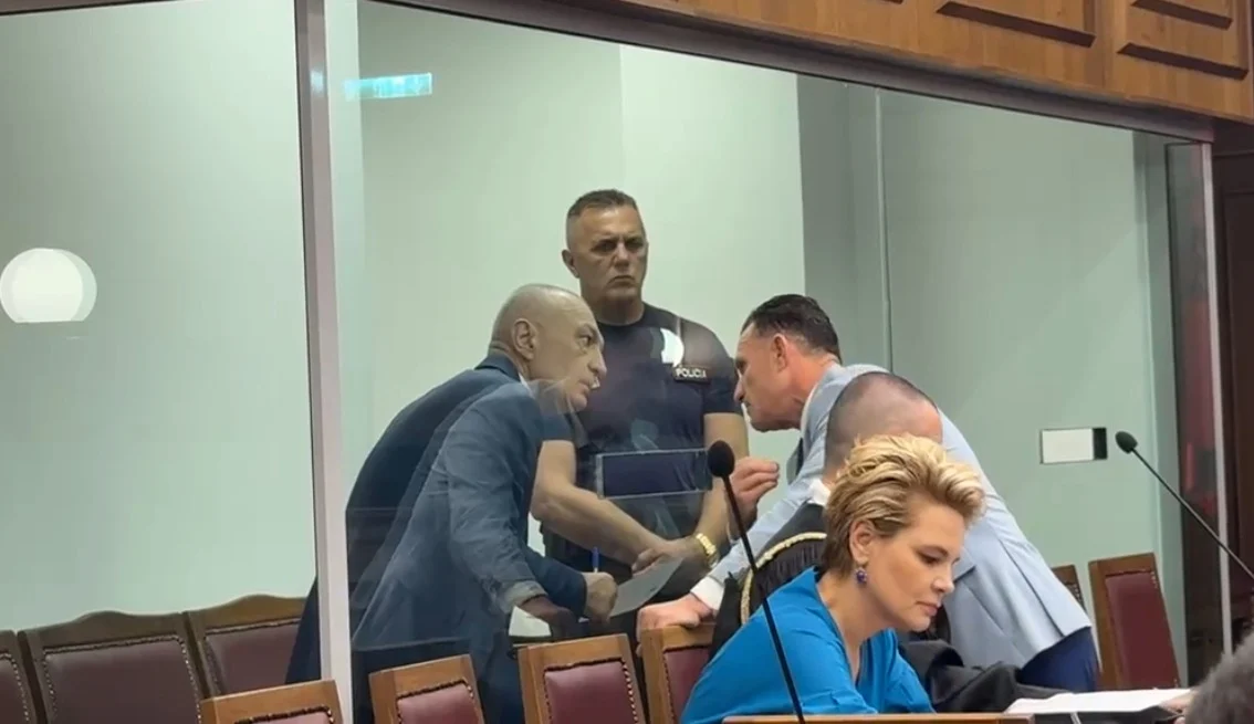Kërkesa për transmetim ‘live’ të seancës, GJKKO rrëzon Metën, kamerat nxirren jashtë sallës së gjyqit