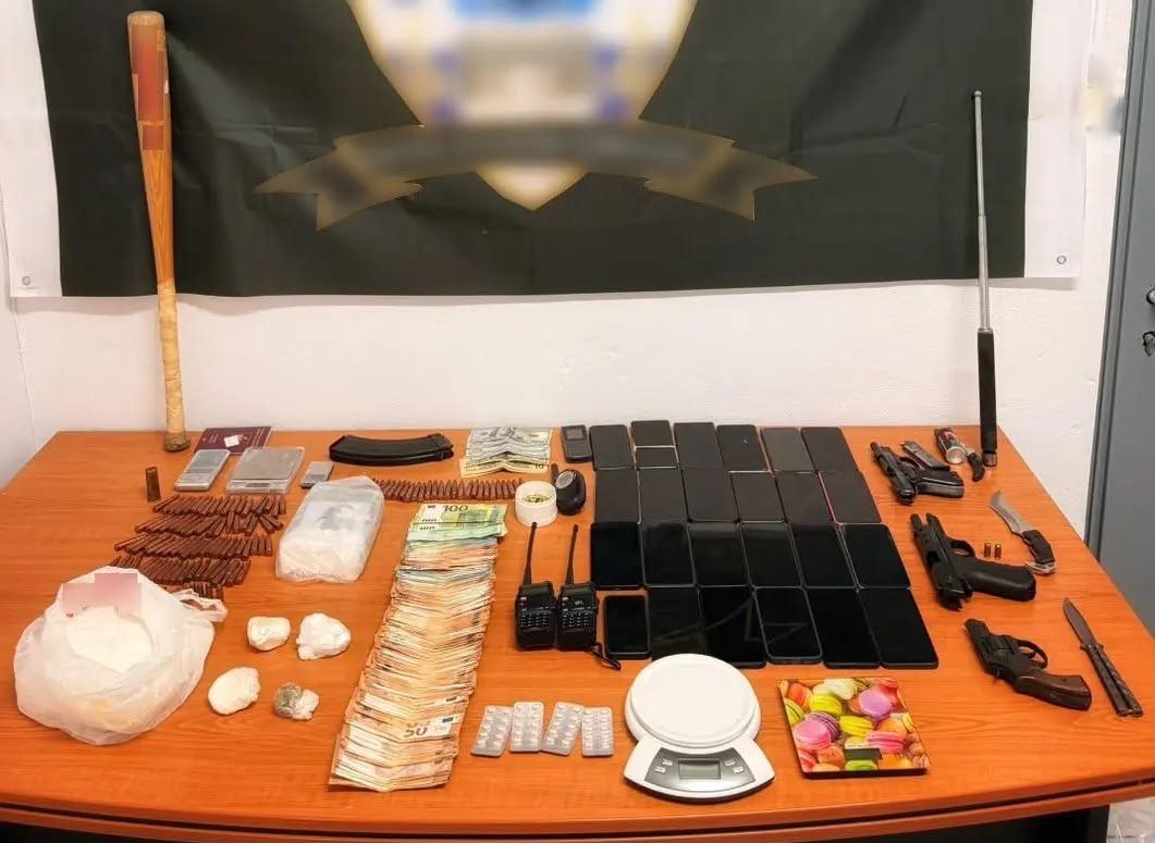 Shkatërrohet grupi shqiptaro-grek i tregtimit të kokainës, 9 të arrestuar dhe 4 në kërkim (EMRAT)