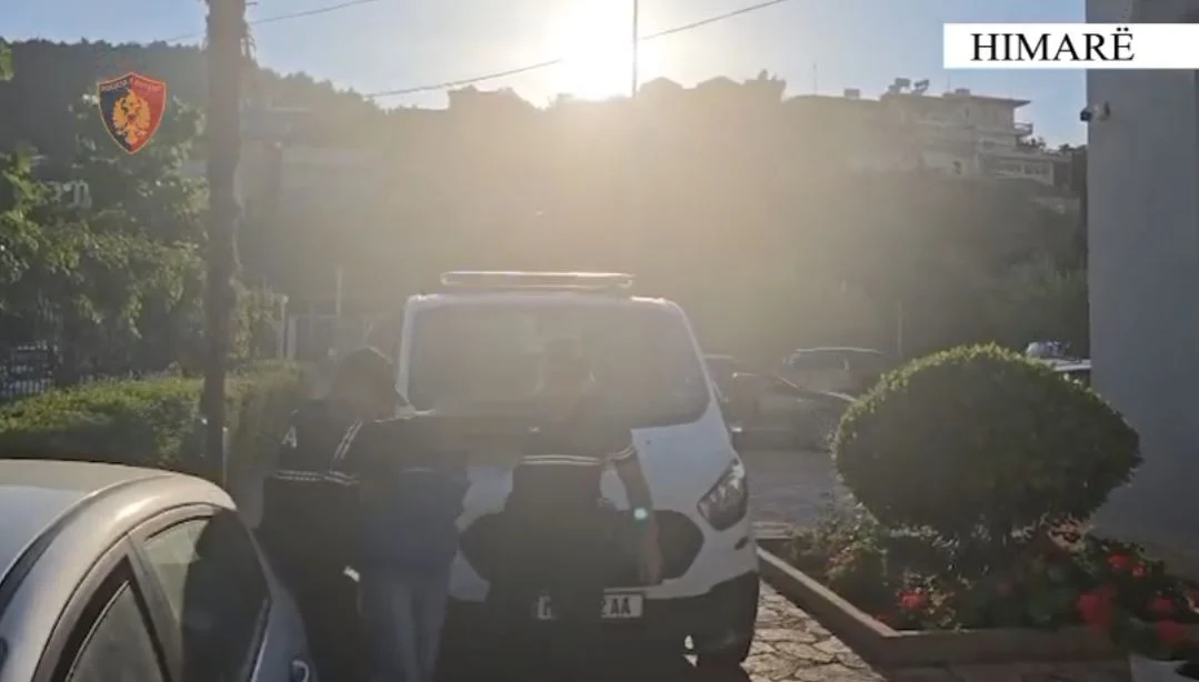Dyshohet për disa vjedhje në banesa dhe biznese në Himarë, arrestohet 37-vjeçari nga Kruja