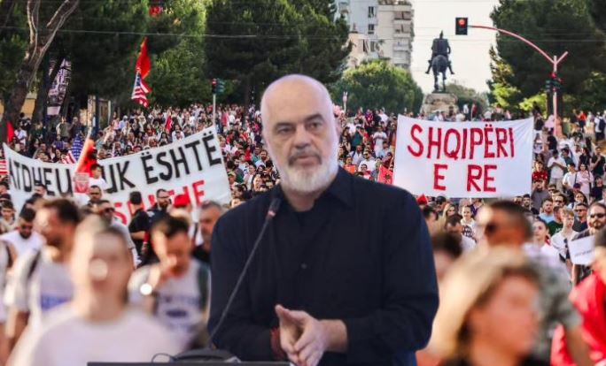 “Nxisin racizëm ndaj punonjësve të huaj”/ Rama kapet sërish me influenceret: Punojnë në Instagram dhe flasin për jetë që i kushton 20 mijë euro në muaj 