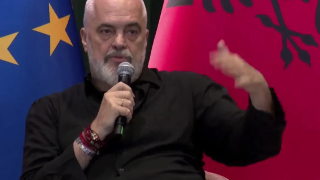 Rama i ndërpret fjalën dhe debaton me gazetaren e huaj: Nuk më intereson çfarë keni dëgjuar në rrugë! Po flisni me mua!