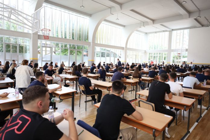 Sot provimi i Gjuhës Shqipe për maturantët