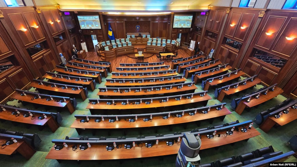 Formimi i qeverisë në Kosovë mbetet ‘peng’ i negociatave mes partive