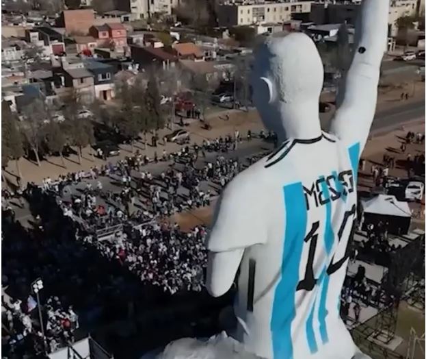 Inaugurohet statuja më e madhe në botë kushtuar Lionel Mesit