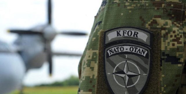 Pse reduktimi i KFOR-it në Kosovë shkon përtej çështjes ushtarake?