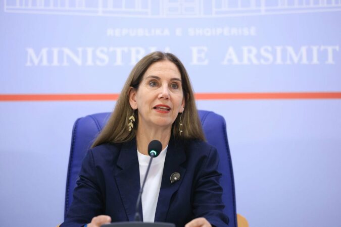 Nesër provimi i fundit i Maturës Shtetërore 2026/ Ministrja e Arsimit: Respektoni rregullat, 29 nxënës të përjashtuar gjatë tre provimeve të para