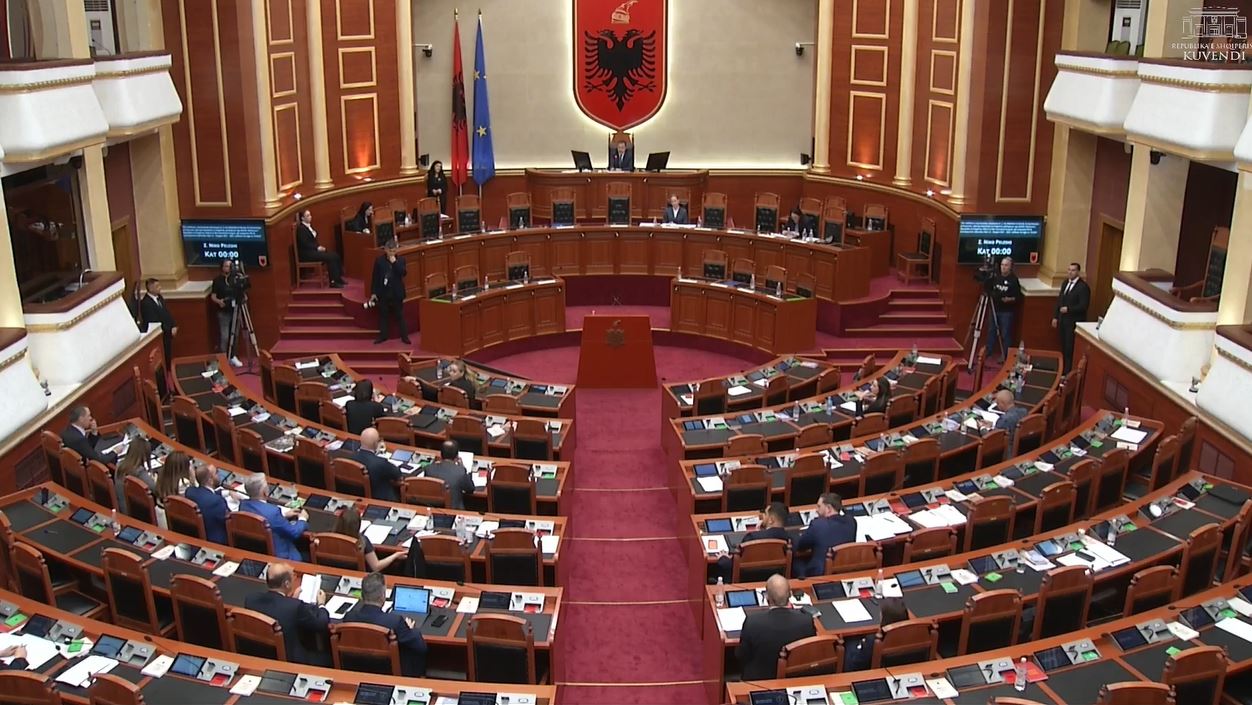 Kuvendi mblidhet sot në seancë plenare, në rend dite zgjedhja e drejtuesve të komisioneve parlamentare
