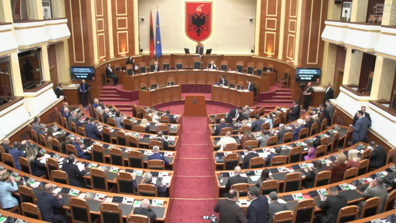Kuvendi mblidhet sot në seancë plenare/ Në agjendë interpelanca me Ramën dhe Ministrat, projektligje dhe diskutime (Rendi i Ditës)