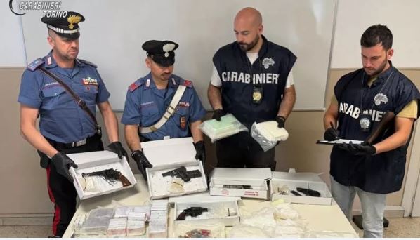Operacion antidrogë në Torino, shqiptari dhe italiani kapen me 3,5 milionë euro kokainë e hashash!