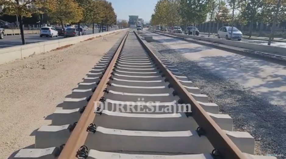 Kompani private për trenat e linjës Tiranë–Durrës–Rinas, hapet thirrja ndërkombëtare