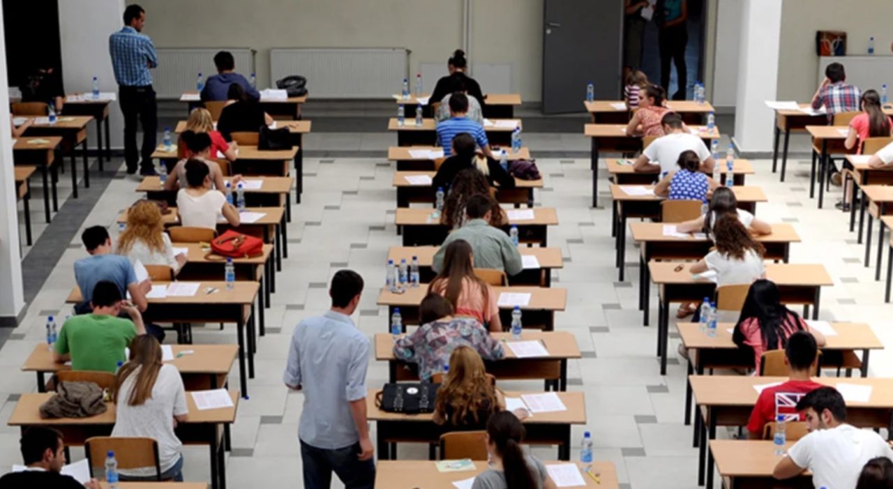 Shpërndau tezën e Gjuhës Shqipe dhe Letërsisë në rrjete sociale, përjashtohet maturanti në Kukës