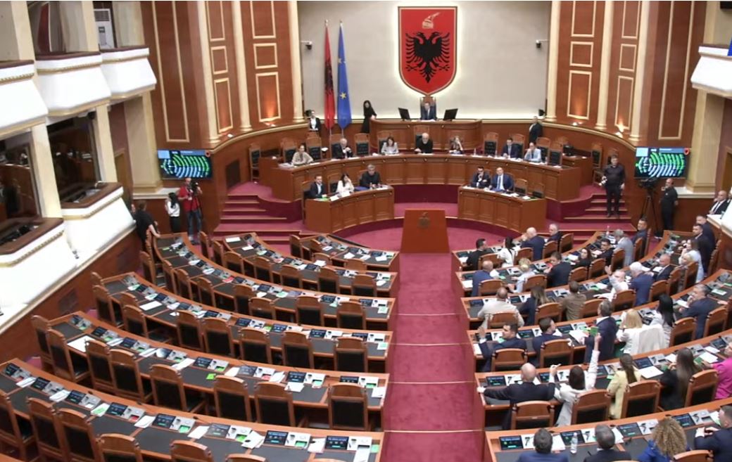 Parlamenti miraton amnistinë penale me votat e mazhorancës, Rama vjen në votim! Opozita bojkoton seancën