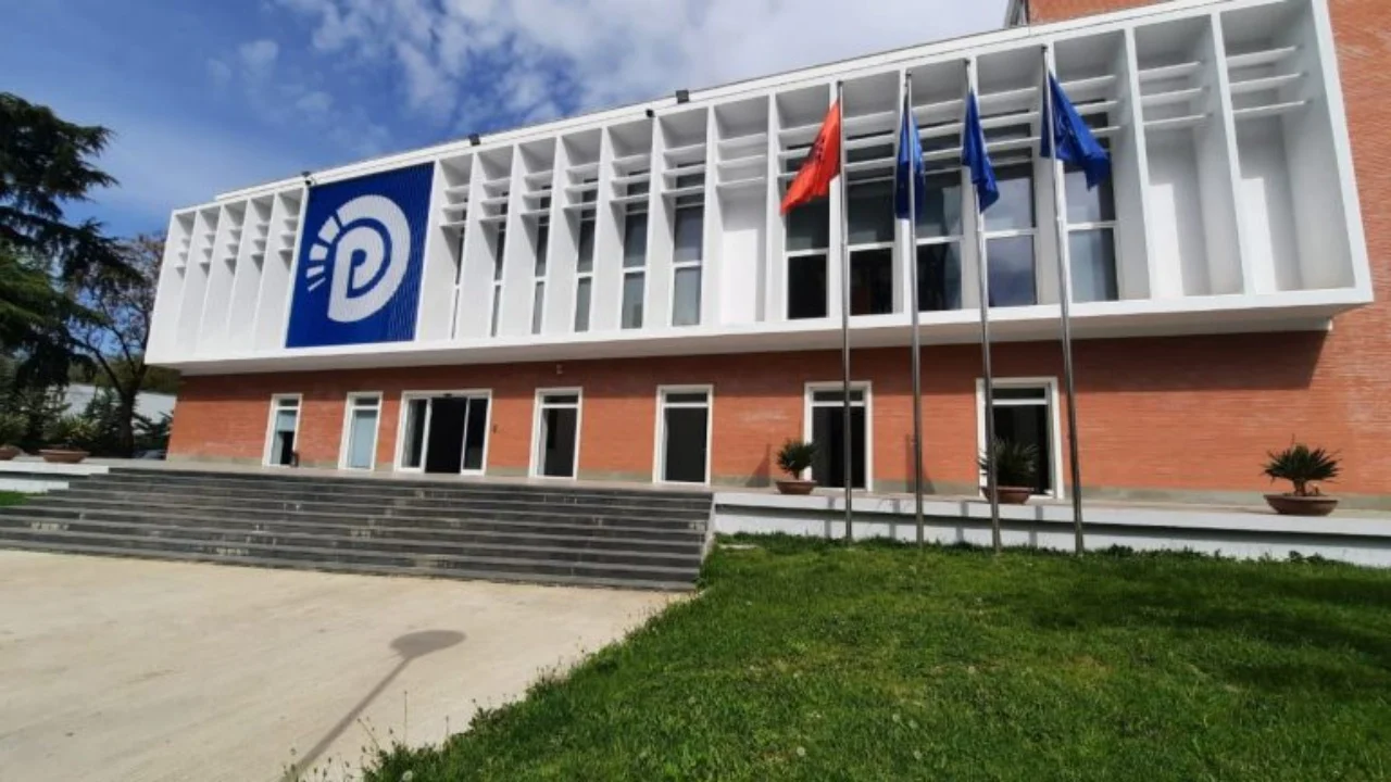 Heqja e flamurit izraelit nga Ambasada, reagon Partia Demokratike: E dënojmë me forcë këtë akt kriminal ekstremist dhe antisemit