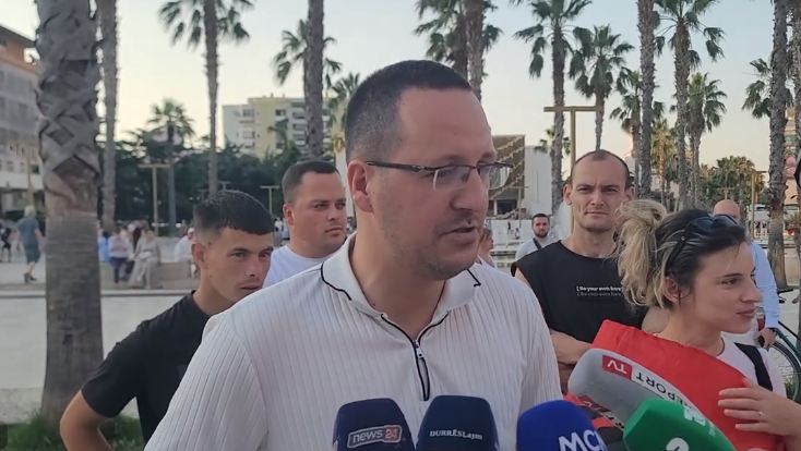 Protestuesit në Durrës: Ja pse kemi dalë sot në shesh (VIDEO)