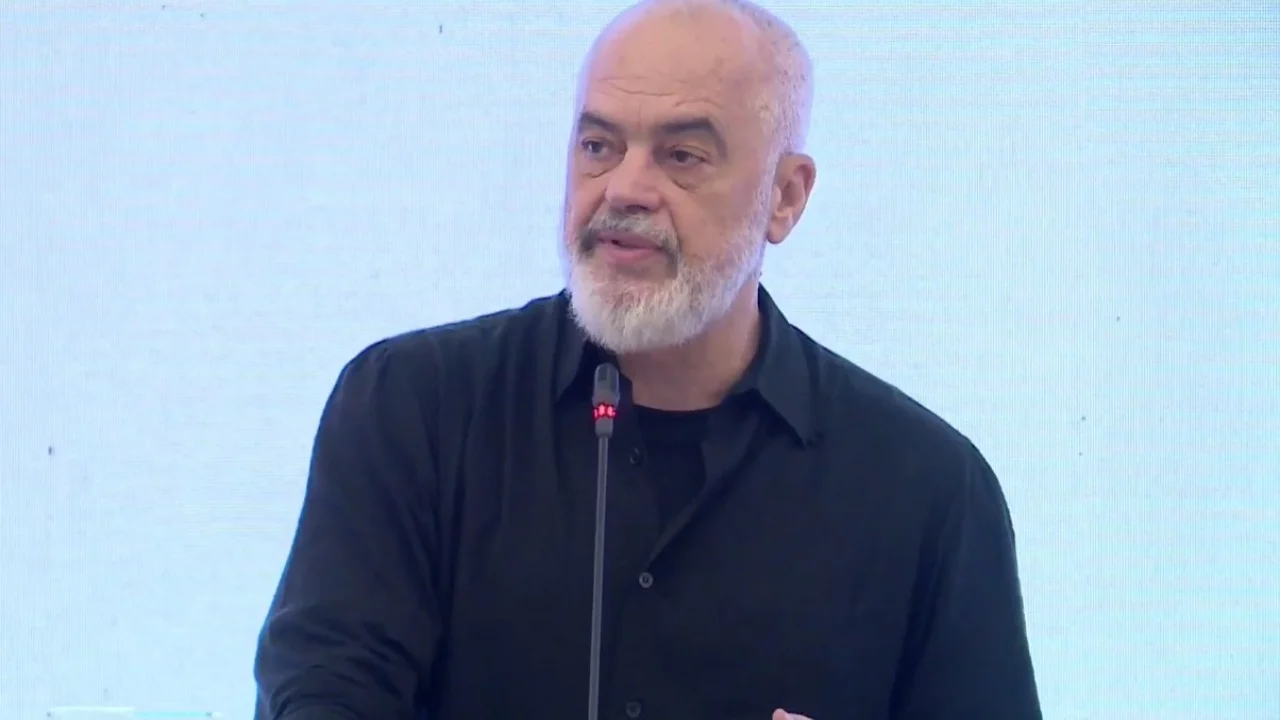 “Arsimi profesional ishte i degraduar”/ Rama: Sot jemi në kushte të tjera, 63% e atyre që i përfundojnë këto shkolla nisin punë