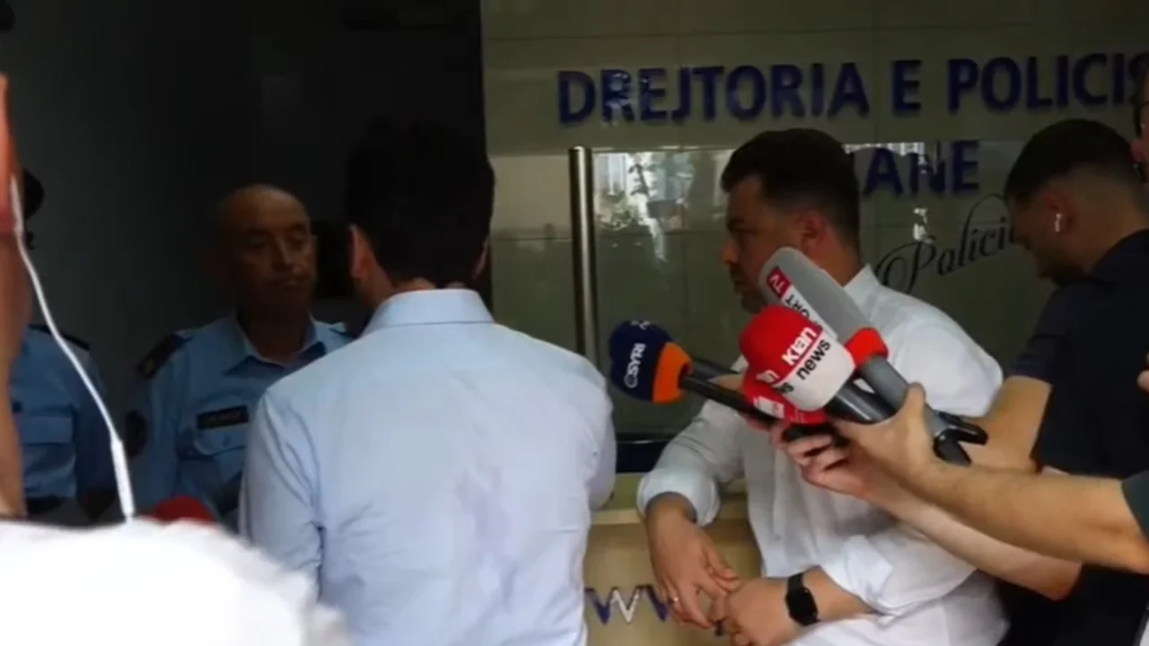 Arrestimi i disa personave pas tensione para Kuvendit, Agron Shehaj futet brenda Drejtorisë së Policisë