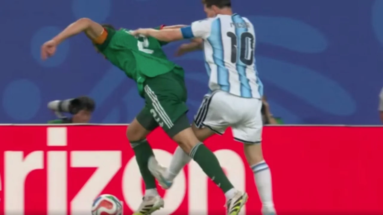 Tifozët “shpërthejnë” në rrjet: Messi duhet të dilte me karton të kuq