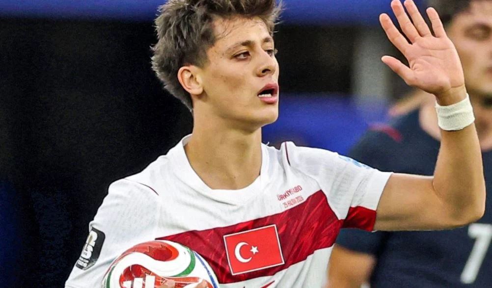 Turqia e mbyll me fitore prestigji Botërorin, surprizon SHBA-në me gol në minutën e 98-të