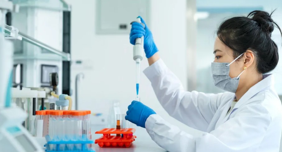 Krijohet vaksina e parë në botë nga Inteligjenca artificiale, synojnë të mbrojë nga një numër i madh virusesh dhe pandemitë
