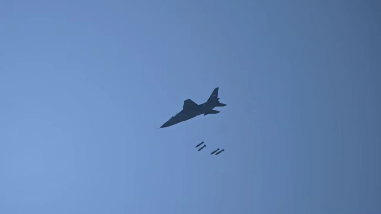 Serbia rrit arsenalin ushtarak, Vuçiç paralajmëron më shumë raketa kineze dhe avionë të rinj luftarakë