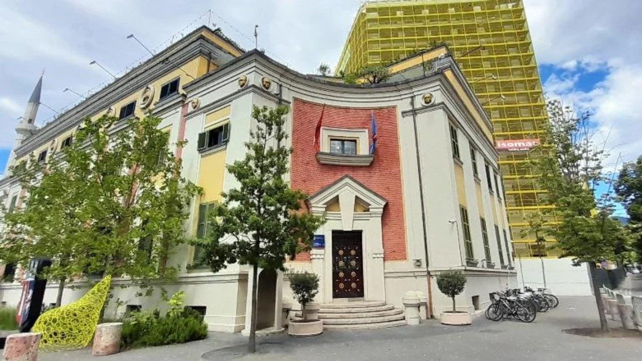 SPAK zbarkon në Bashkinë e Tiranës, BKH kryen kontrolle dhe sekuestrime