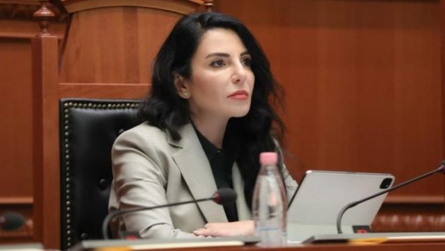 Gjykata e Lartë nuk pranon rekursin e Belinda Ballukut, mbetet në fuqi masa e pezullimit nga detyra