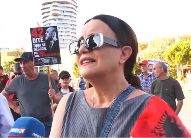 “I dhashë votën 3 herë sepse shpresova se do ta rregullonte vendin”/ Protestuesja: Punoj në administratë, e vrava frikën bëj edhe pa rrogë