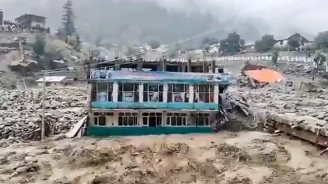 VIDEO/ Përmbytjet katastrofike në Afganistan shkaktojnë 20 viktima dhe 100 të zhdukur