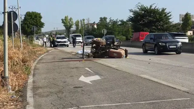 Furgoni përplas mjetin bujqësor, 50-vjeçari përfundon te Trauma