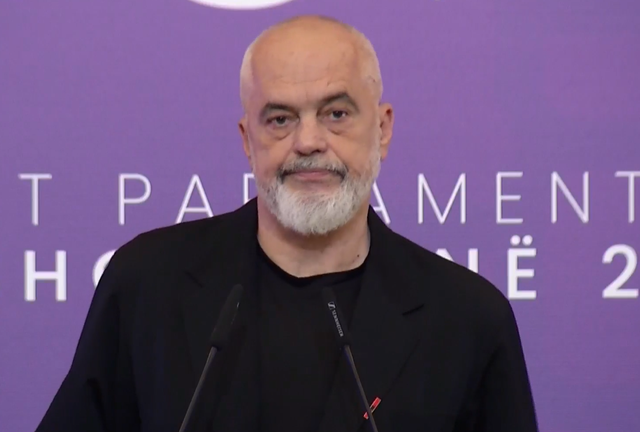Rama sulmon protestuesit: Në protestë individë me agjendë politike, përfshi disa eurodeputetë që s’e kanë lexuar ligjin!