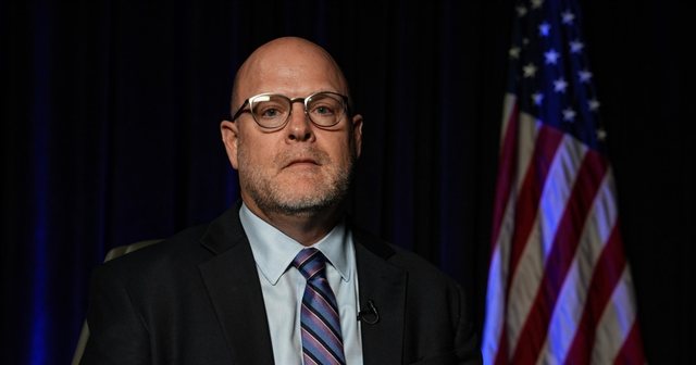 Hovenier: Kosova rrezikon ta humbasë besimin e Uashingtonit nëse nuk vepron