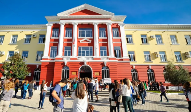Maturantët drejt universitetit, hapet portali U-Albania: Nis verifikimi i të dhënave para formularit A2