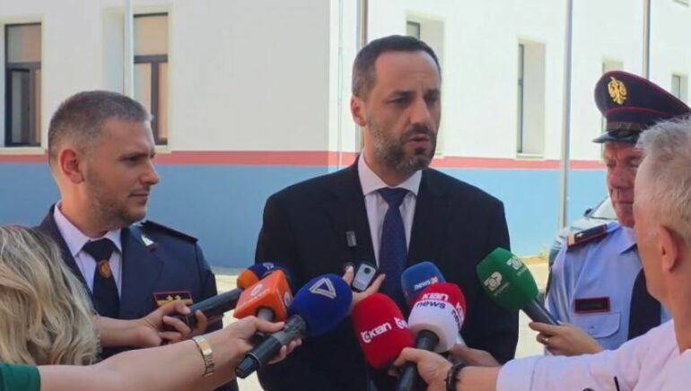 Përplasjet te Parlamenti, Lamallari: Protesta është e ligjshme por nuk mund të goditen punonjësit e policisë