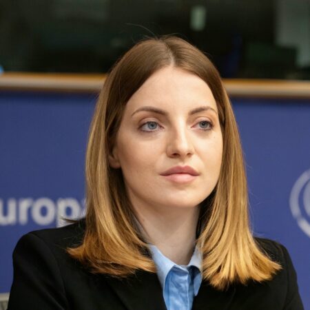 Neomalësorja ndan pamje nga vizita në Bruksel: Europa, strehë e sigurt për Shqipërinë dhe vendi ku kauzat e drejta kanë gjithmonë mbështetje