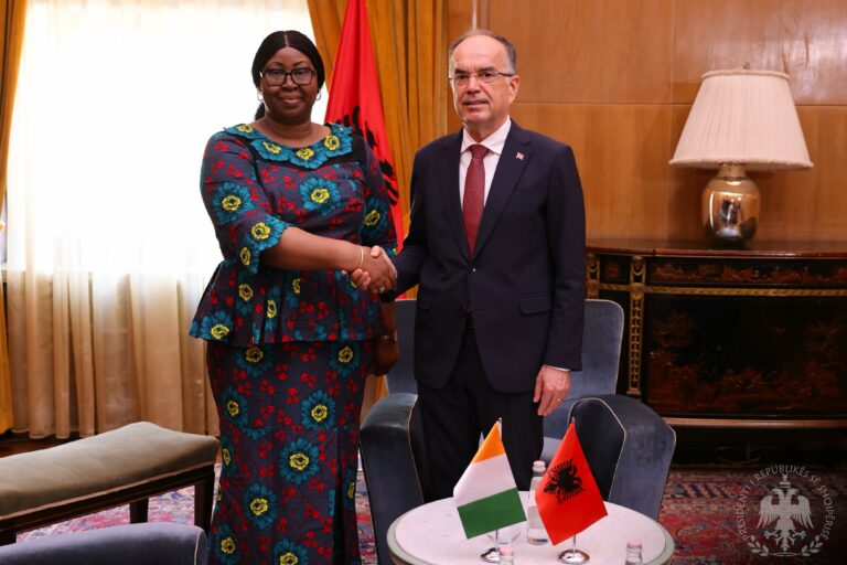 Presidenti Begaj pret Ambasadoren e re të Bregut të Fildishtë, Nogozene Bakayoko