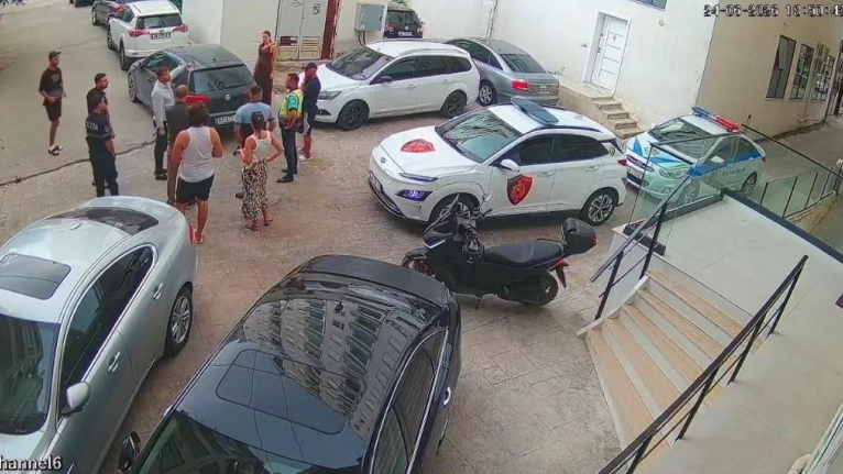 Zjarrfikësit e Durrësit nuk ndërhynë prej rrugës së bllokuar, banorët: I jemi drejtuar me kërkesë bashkisë dhe policisë bashkiake, ende asnjë reagim!