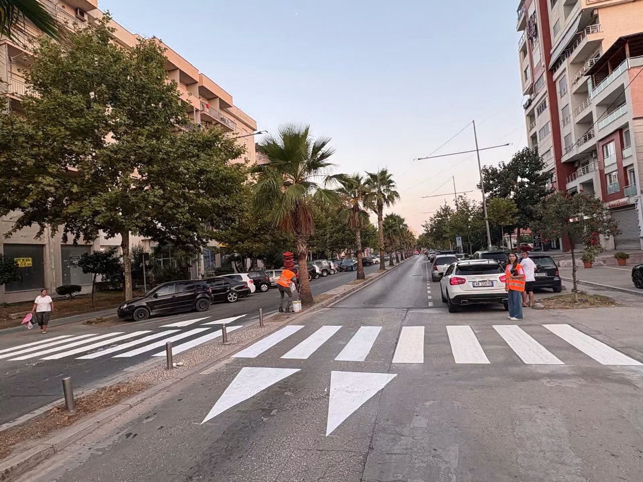 Vijon puna për mirëmbajtjen e infrastrukturës rrugore në Durrës (FOTO)