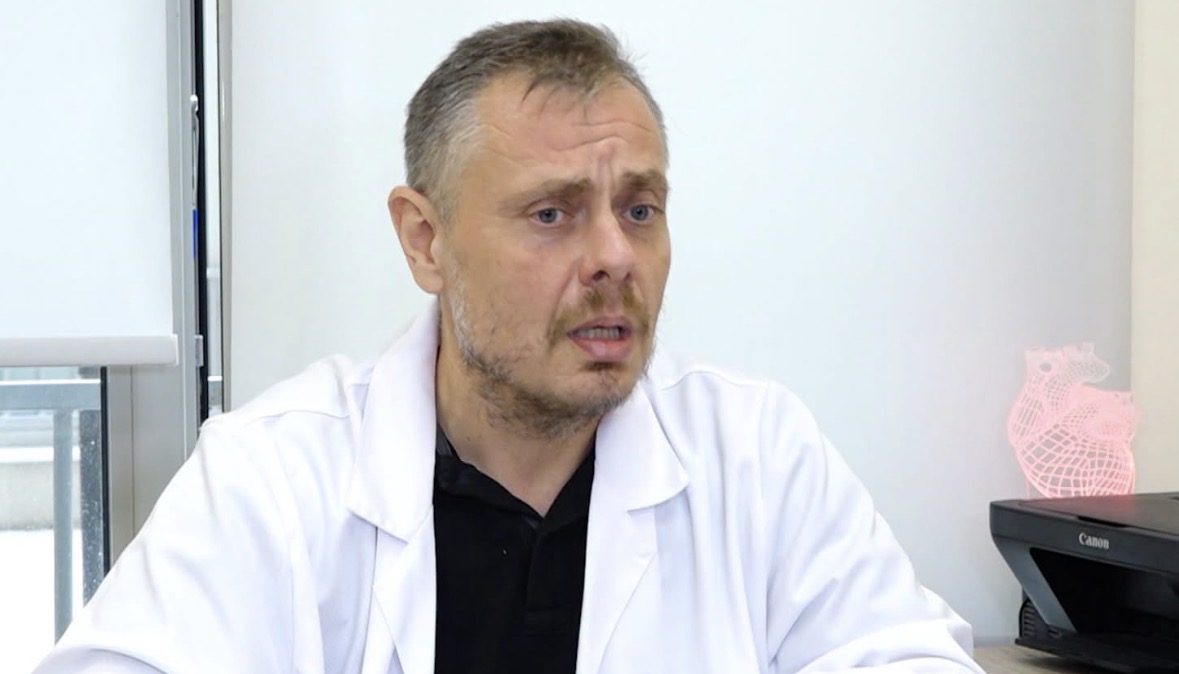 Shtohen rastet e infarkteve tek moshat e reja, mjeku: Janë disa shkaqe