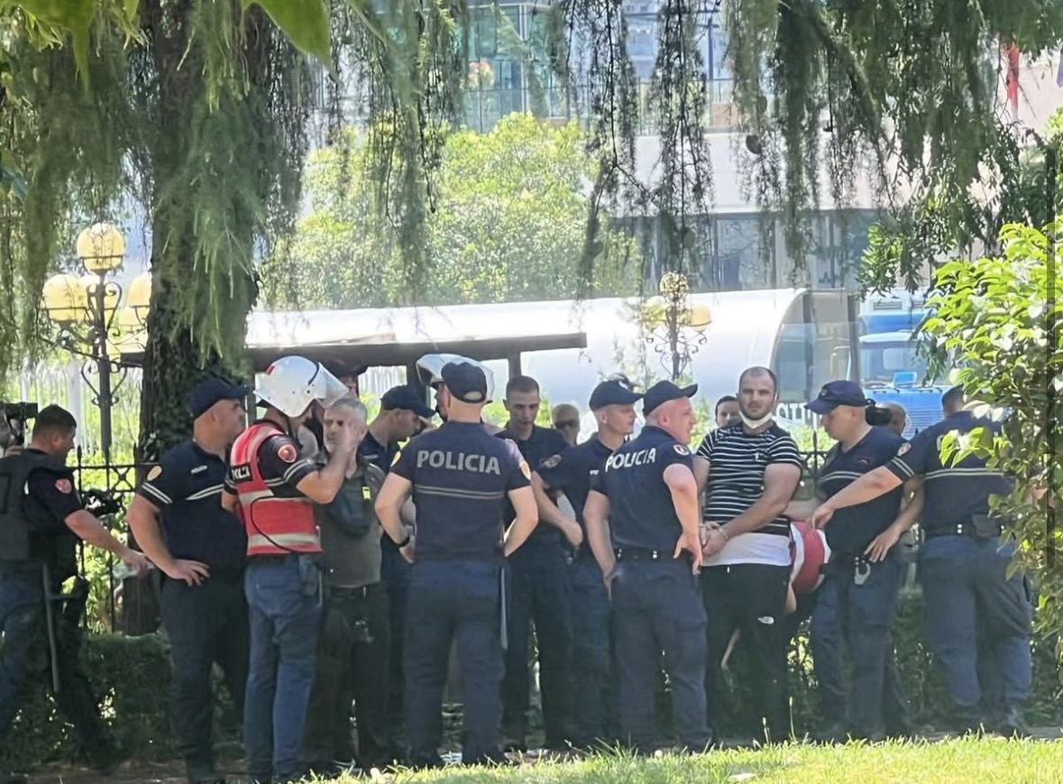 Policia nuk duhet të ndez fitilin e dhunës