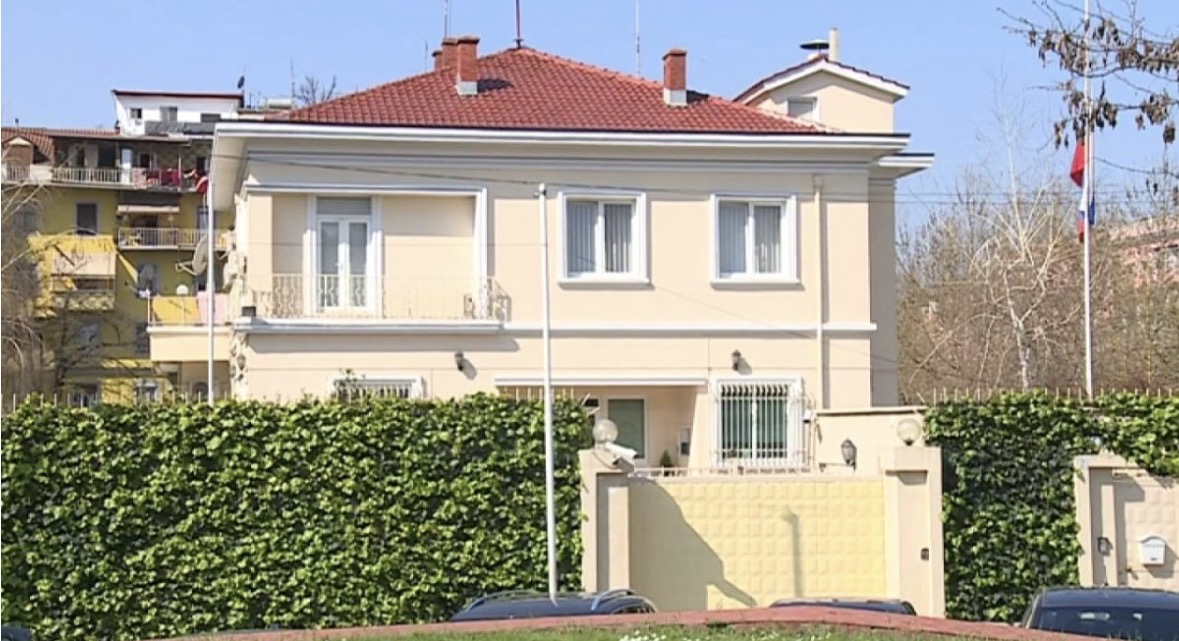 Pas protestave fshihet Kremlini, reagon Ambasada Ruse në Shqipëri