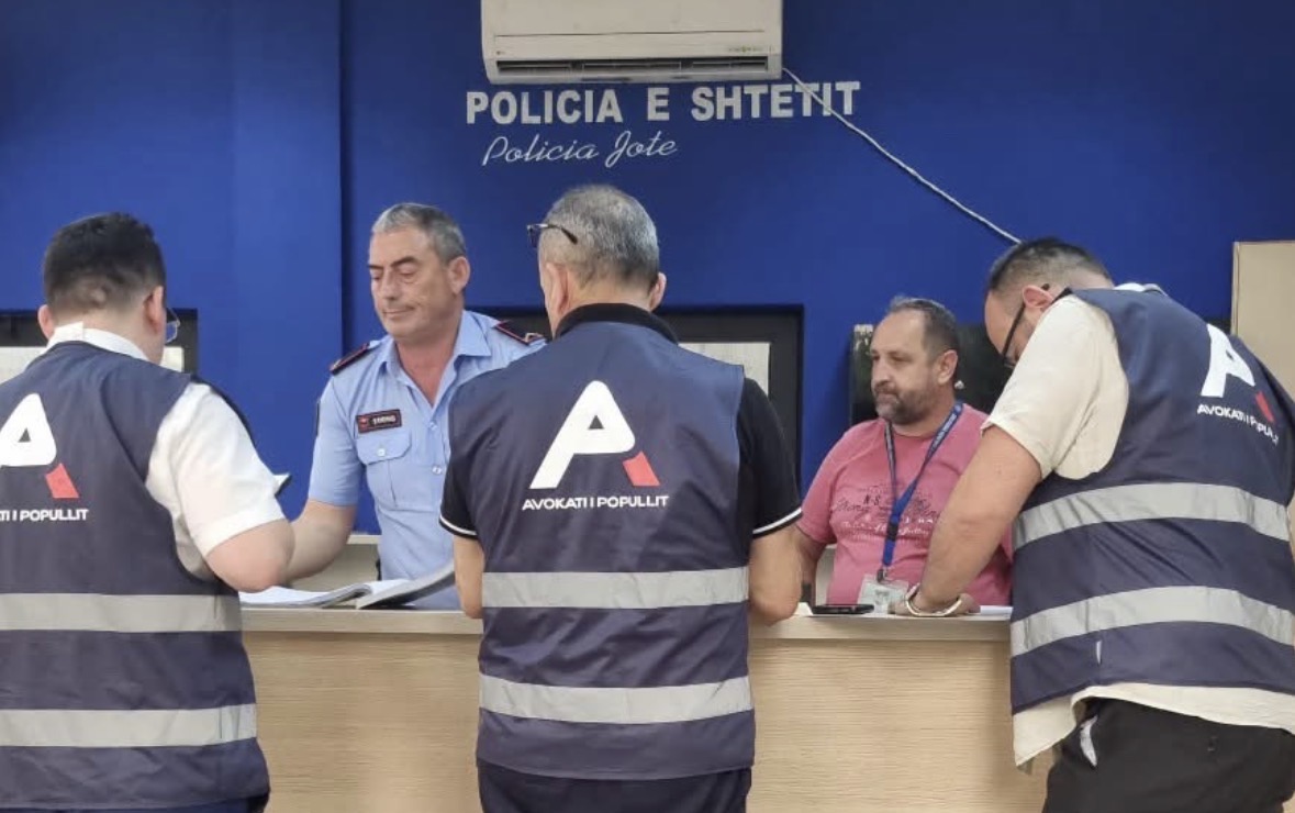 Avokati i Popullit: Deri të premten nuk ka pasur ankesa për ushtrim dhune ndaj protestuesve të ndaluar