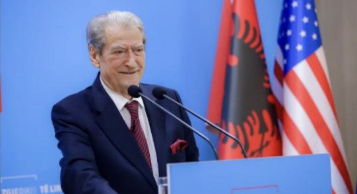 Berisha: Qeveria po përpiqet të kufizojë lirinë online, do kërkojmë komision hetimor
