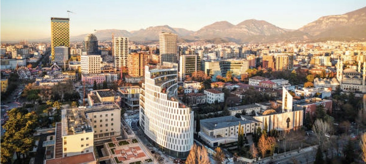 Bankat shtojnë kreditë për banesa, pasuritë e paluajtshme zënë 52% të huave