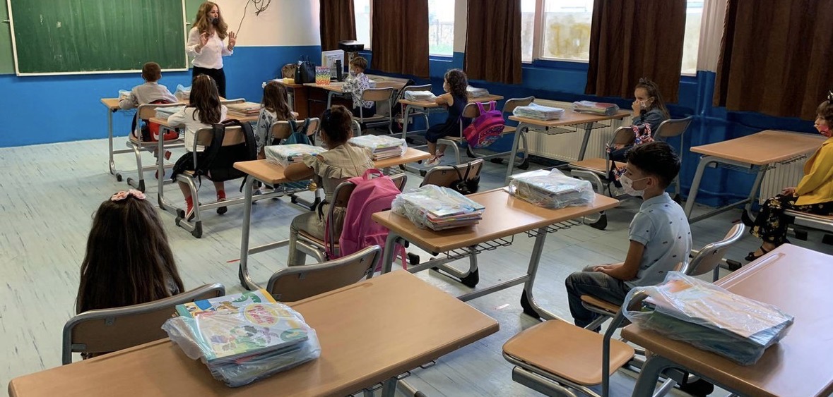 Përgjysmim i numrit në gjimnaze: 1 në 3 nxënës është “zhdukur” nga bankat e shkollës, mbi 113 mijë nxënës më pak në dekadën e fundit! 
