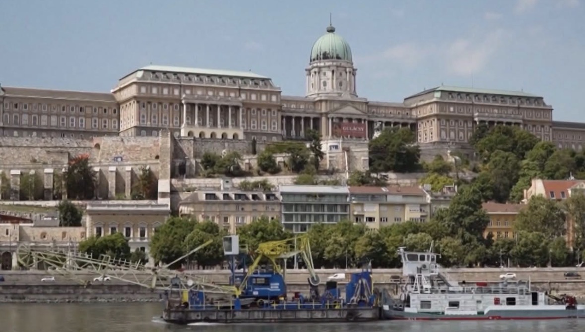 Debate për reformën, qeveria në Hungari voton shkarkimin e presidentit